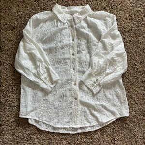 Tru Luxe women’s white embroidered button up - size small